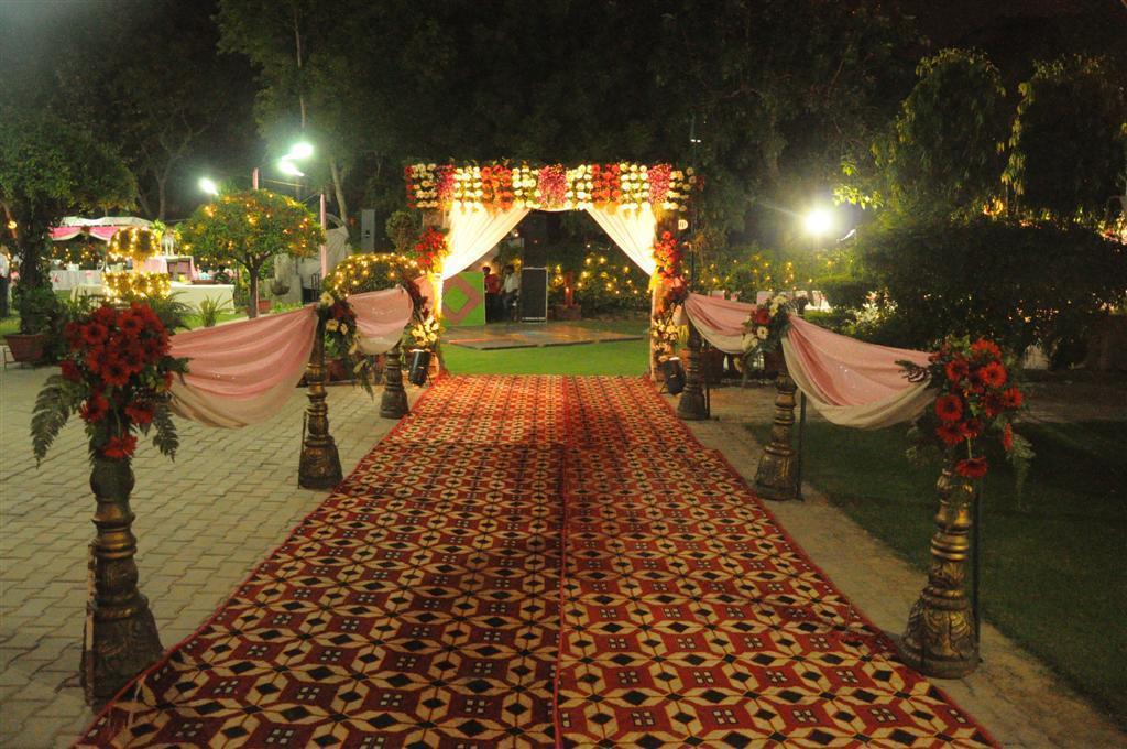 Hotel Ekant Faridabad Exteriör bild